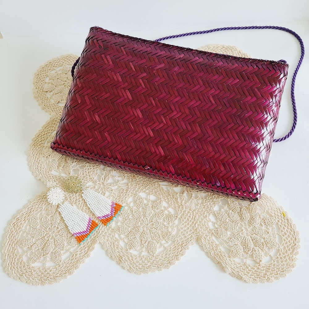 Waves straw shoulder bag purple